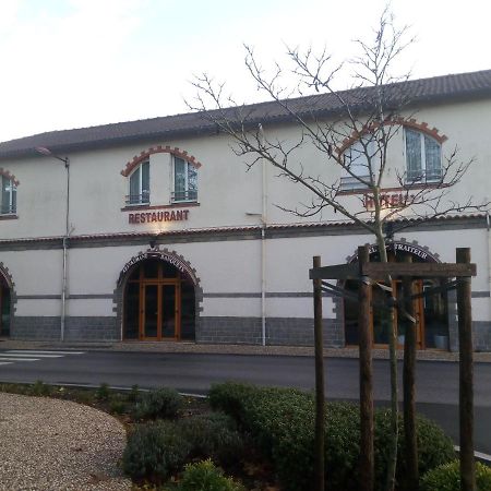 Hotel De La Gare Clisson Exterior foto