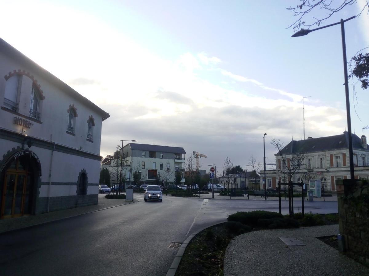 Hotel De La Gare Clisson Exterior foto